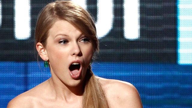 ap_taylor_swift_amas_111121_wg